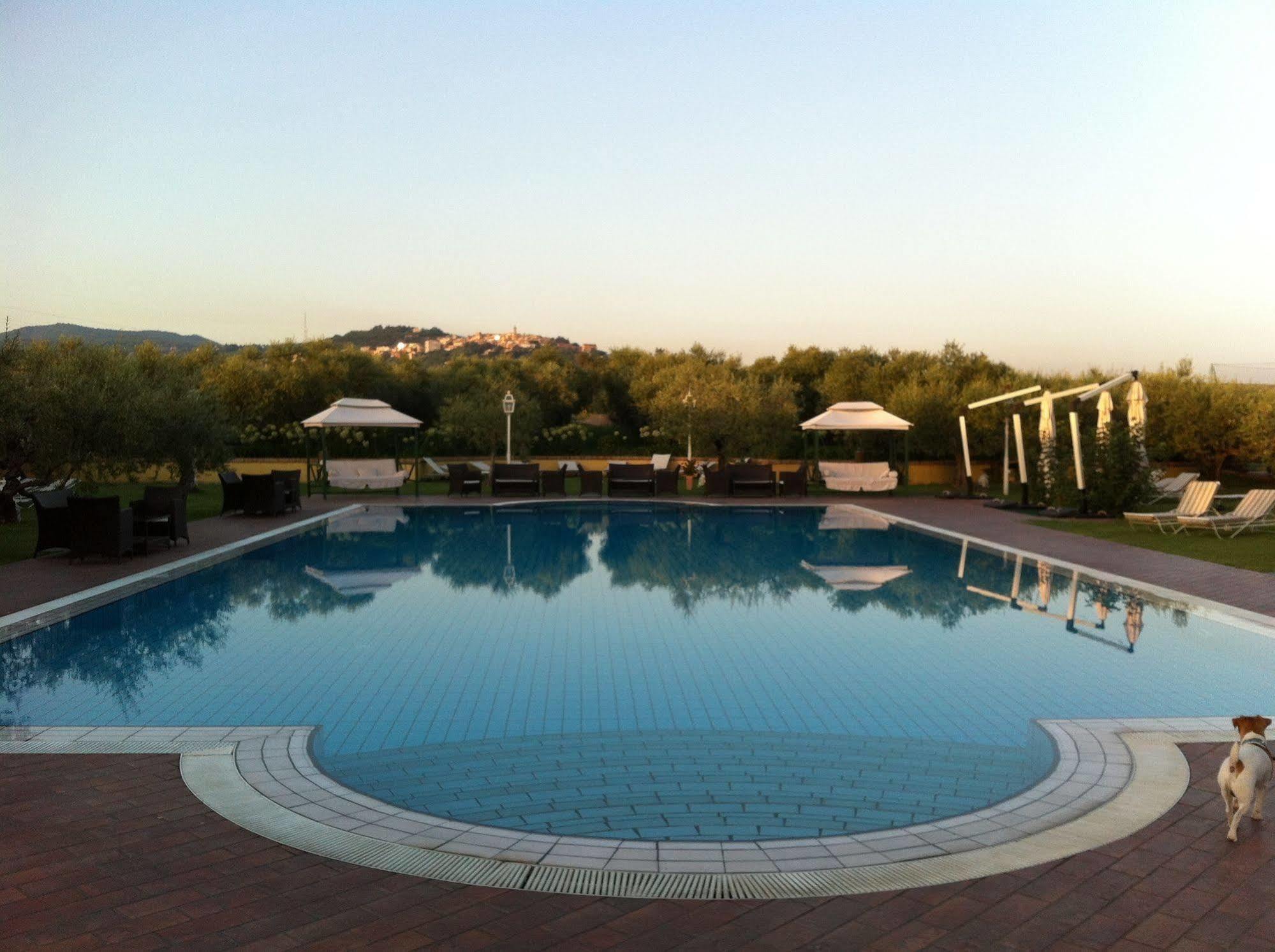 La Meridiana Sambuco  ภายนอก รูปภาพ